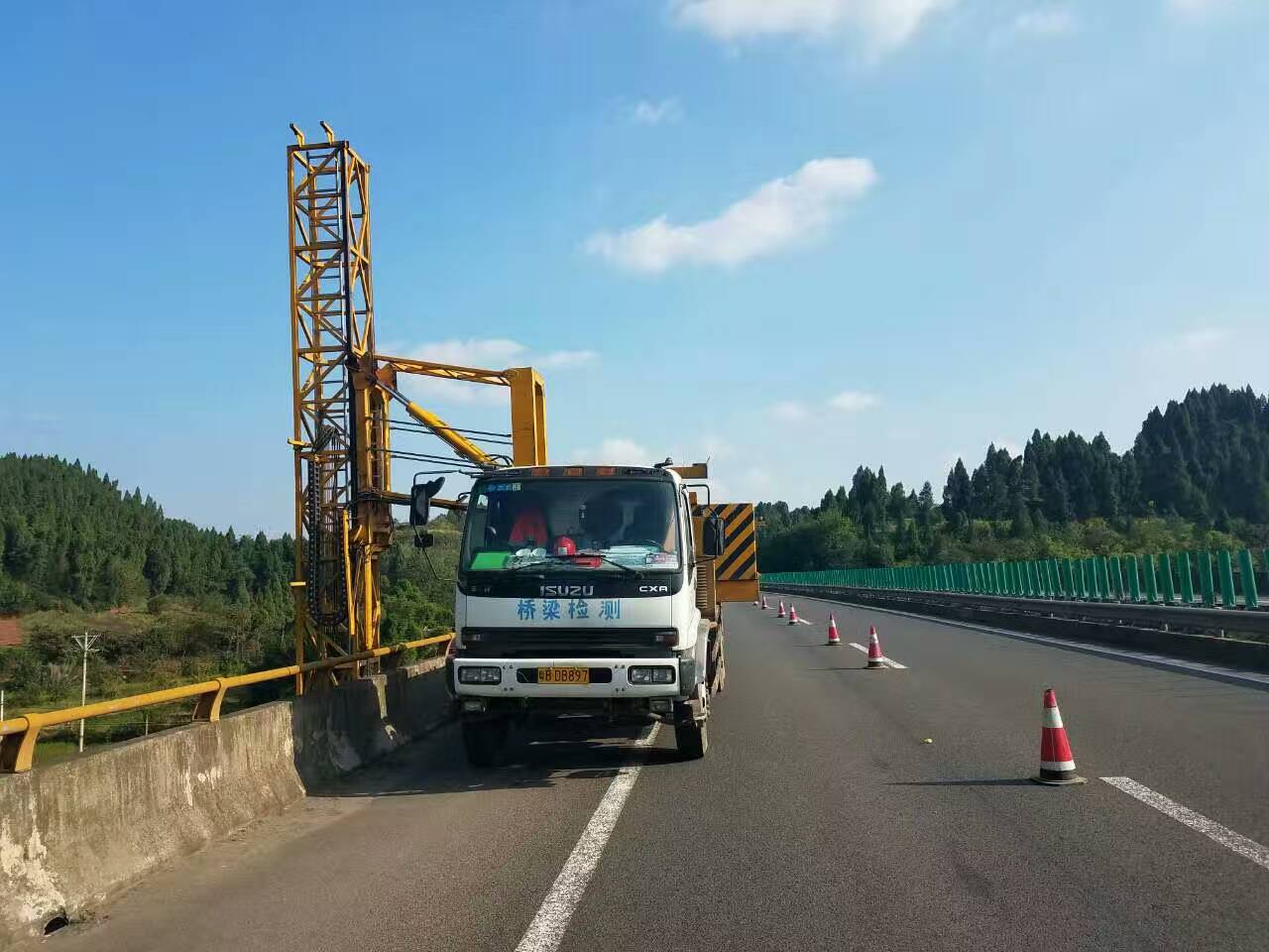 成南高速公路维修加固工程